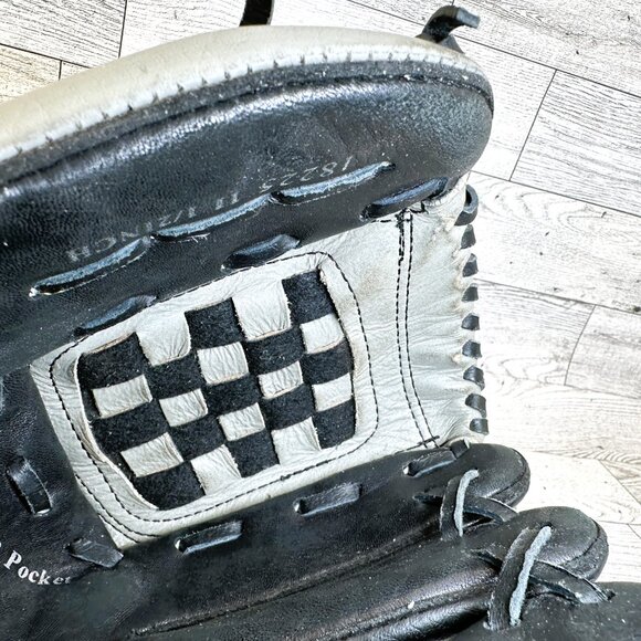 Spalding Model 18225 11.5" Baseball Glove Top Grain Leather Laced RHT Black/Gray - Picture 7 of 15